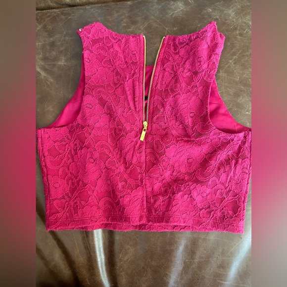 Guess lace crop top - size medium magenta color - Picture 5 of 7